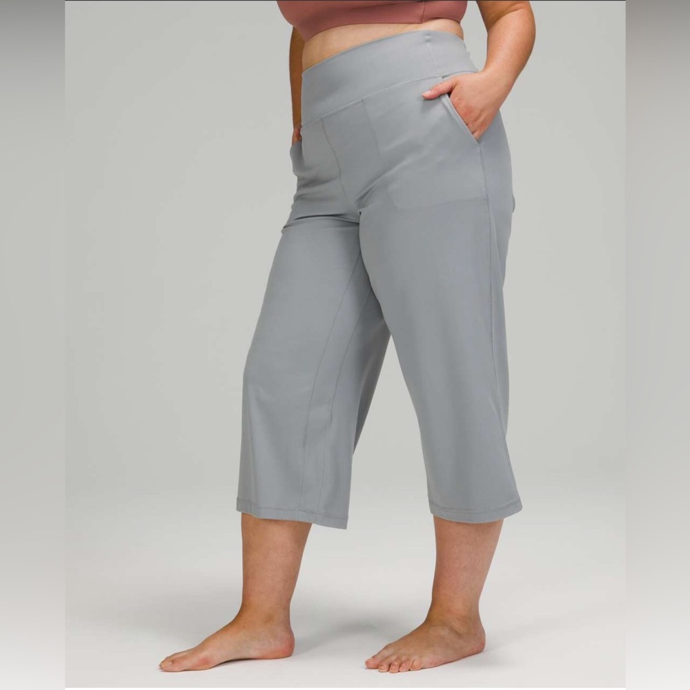 Lululemon Align Wide Leg Super-High-
Rise Crop *23'" - 
Rhino Grey - 8